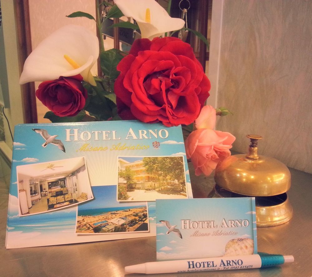 Hotel Arno Мізано-Адріатіко Екстер'єр фото